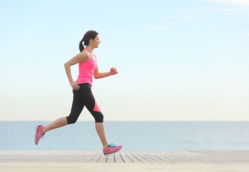 Fizinis aktyvumas gali padėti išvengti nugaros skausmo